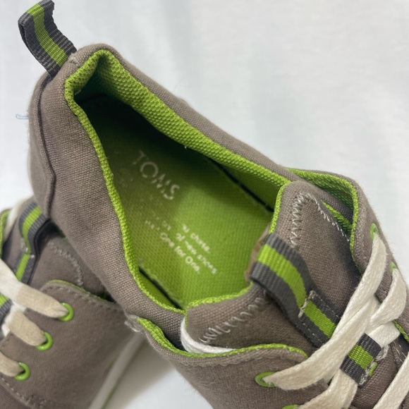 TOMS Tan and Green Slip-On Lace Up Shoes size Big Kid 4 - Picture 5 of 5